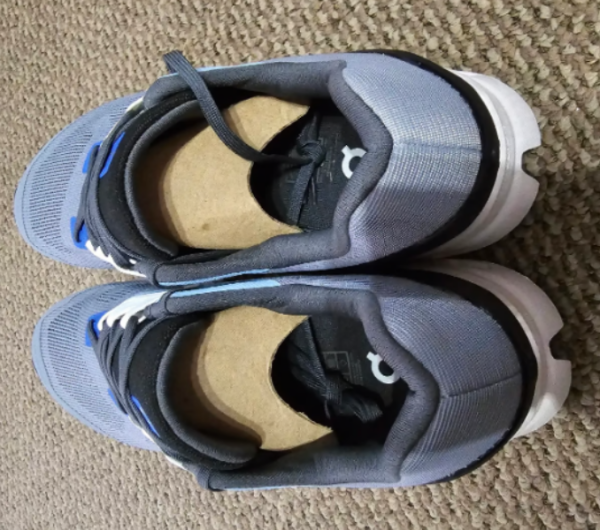 ON Running Cloudstratus Mens  Sneakers, Fossil Midnight, size 11.5 Online now